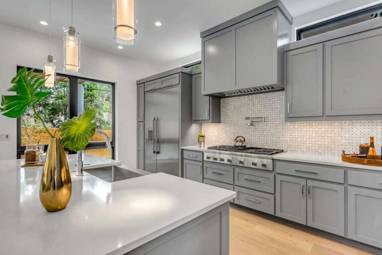8 Modern Cabinet Design Ideas for Small Kitchen 8 Modern Cabinet Design Ideas for Small Kitchen