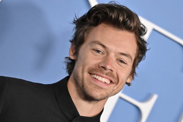 Harry Styles Age, Height, Family, Affairs, Networth, Wiki Biography