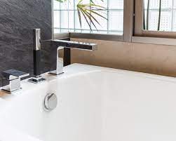 Types of Bathtub Faucets You Need to Know